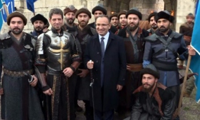 Başbakan Yardımcısı Bozdağ, 'Diriliş Ertuğrul'un setini ziyaret etti