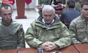 Başbakan Yıldırım, Dağlıca'da taburu ziyaret etti