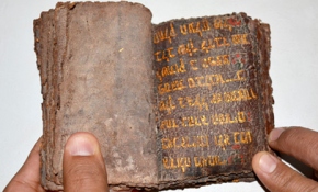 Muğla'da 700 yıllık altın yazmalı Tevrat ele geçirildi