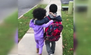 Ağabey-kardeşin sevgi dolu anları yürekleri ısıttı