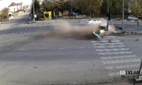 Lüks aracın çarptığı otomobil sürücüsü araçtan böyle fırladı