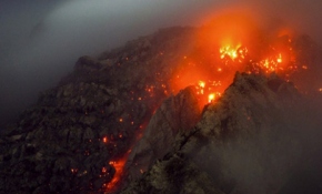 Endonezya'da yanardağ alarmı