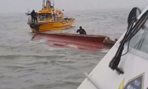 Balıkçı teknesiyle yakıt ikmal gemisi çarpıştı, 13 kişi hayatını kaybetti