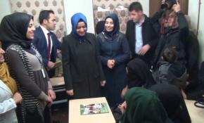 Aile ve Sosyal Politikalar Bakanı Kaya, Kilis'te şehit ailesini ziyaret etti