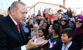 Cumhurbaşkanı Erdoğan, Yunanistan ziyaretinin ikinci gününde soydaşlarla bir araya geldi