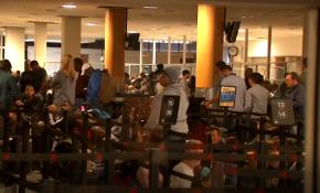 ABD'de binlerce yolcu havalimanında mahsur kaldı