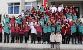 Bu okulda 33 ikiz ve 1 üçüz var