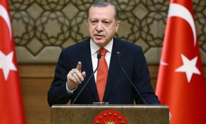 'Kendi tarihini başkalarından öğrenen millet geçmişi ile geleceği arasında güçlü bir köprü kuramaz'