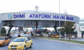 Hollanda'dan gelen bazı yolcuların valizlerine köpekli arama