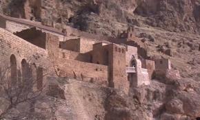 Mor Evgin Manastırı Sümela Manastırı'nın ikizi gibi