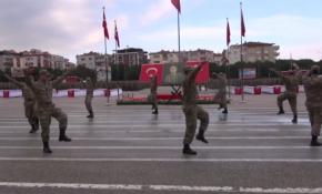 Kışlada harmandalı coşkusu