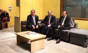 Başbakan yardımcıları Akdağ ve Çavuşoğlu 7,2'lik deprem anını yaşadı