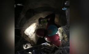 Kuyuya düşen köpeği belediye ve itfaiye ekipleri kurtardı