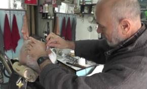 Manisa'da 70 yıllık berber dükkanı