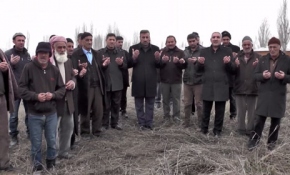 Muş'ta köylüler kar duasına çıktı