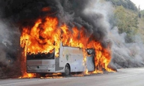 Kazakistan'da yolcu otobüsü yandı: 52 ölü