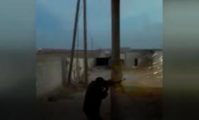 Afrin sınırındaki  PKK/PYD-YPG mevzileri ÖSO tarafından böyle ateş altına alındı