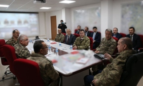 Cumhurbaşkanı Recep Tayyip Erdoğan, sınır birliğinde askerlere hitap etti