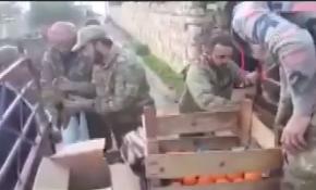 Afrin'de ÖSO'dan sivil halka yardım