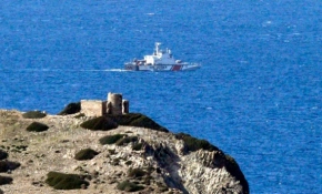 Sahil Güvenlik, Yunan botlarını Kardak'a yaklaştırmıyor