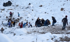 Zigana Dağı’nda kamyonet uçuruma yuvarlandı: 1 yaralı