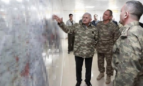 Başbakan Binali Yıldırım, Hatay'daki harekat merkezini ziyaret etti
