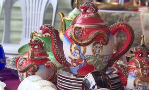 Antikacılar pazarda buluşuyor