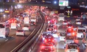 İstanbul'da okul servisleri trafiğe çıktı