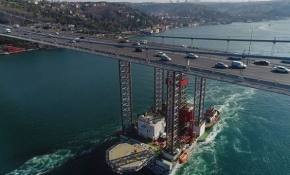 Dev platform ikinci denemesinde İstanbul Boğazı'ndan geçti