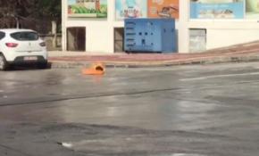 Antalya'nın Manavgat ilçesi'nde yola fırlatılan tüp patladı