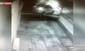 Kontrolden çıkan taksi lokantaya girdi