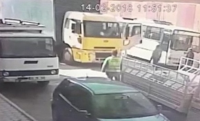 Şoför el frenini çekmeyi unuttu, bir kaza böyle engellendi