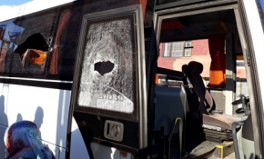 Adana'da öğrenci servisine silahlı saldırı