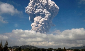 Endonezya'da yanardağ alarmı