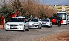 Suriye sınırına askeri sevkiyat devam ediyor