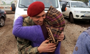 Şehit aileleri Suriye sınırında