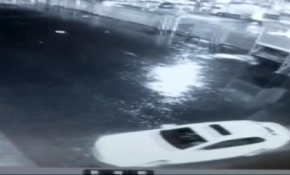 Karı koca otomobille denize uçtu