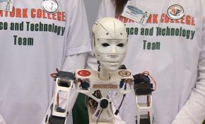 Öğrencilerin tasarladığı robotlar kıyasıya yarıştı