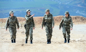 Zeytin Dalı Harekatı'nın kadın kahramanları Afrin nöbetinde