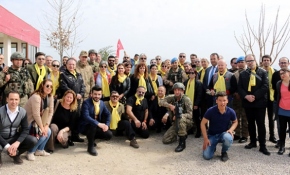 Şehir Tiyatroları Sanatçıları Mehmetçiğe destek için sınıra gitti