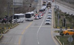 Mehmetçikleri bayraklar ve dualarla uğurladılar