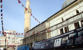 Roketin isabet ettiği Çalık Camii'de restorasyon başladı