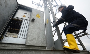 Refiye Dülger'in yüksek gerilim hattındaki tehlikeli mesaisi