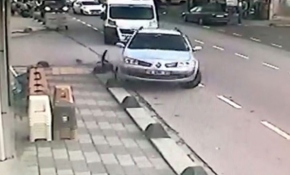 İki genç kız ölümden kıl payı kurtuldu