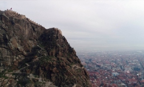 Afyonkarahisar'ı izlemek için 701 basamak çıkıyorlar