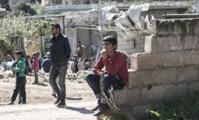 Korku dolu günleri unutmaya çalışıyorlar