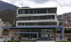 Kitap görünümlü kütüphane