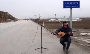 Hakkari’de öğretmenler, “Çanakkale Türküsü”nü seslendirdi