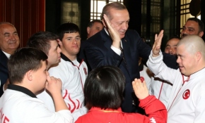 Cumhurbaşkanı Erdoğan "Özel" konuklarını kabul etti