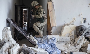 Mehmetçik Afrin'de teröristlerin ana karargah binasını buldu